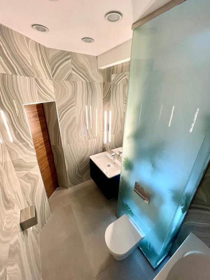 Logvinenko Apartment Бишкек Екстериор снимка