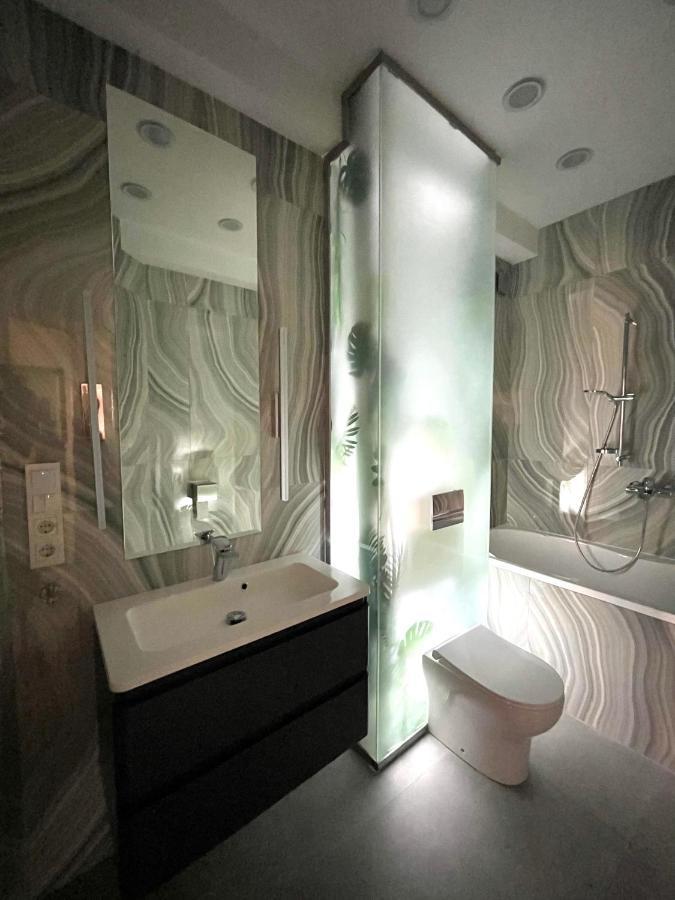 Logvinenko Apartment Бишкек Екстериор снимка